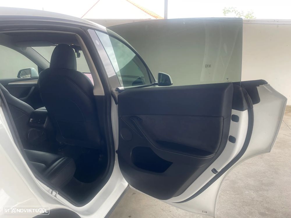 Tesla Model Y RWD - 15
