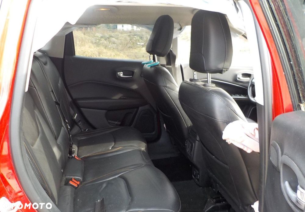 Jeep Compass - 26