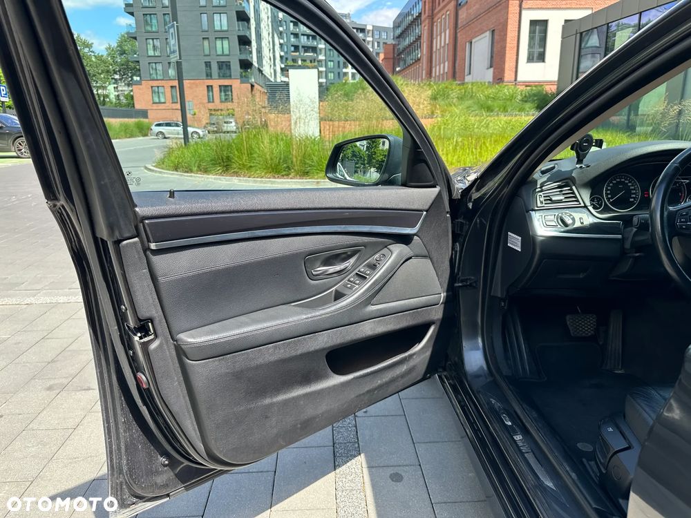 BMW Seria 5 520d - 12