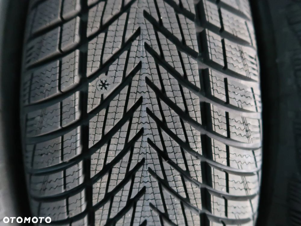 Nowe Opony Goodyear 215/55r17  FV - 3