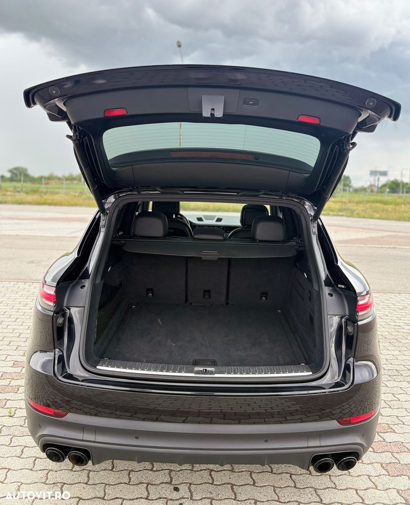 Porsche Cayenne - 6