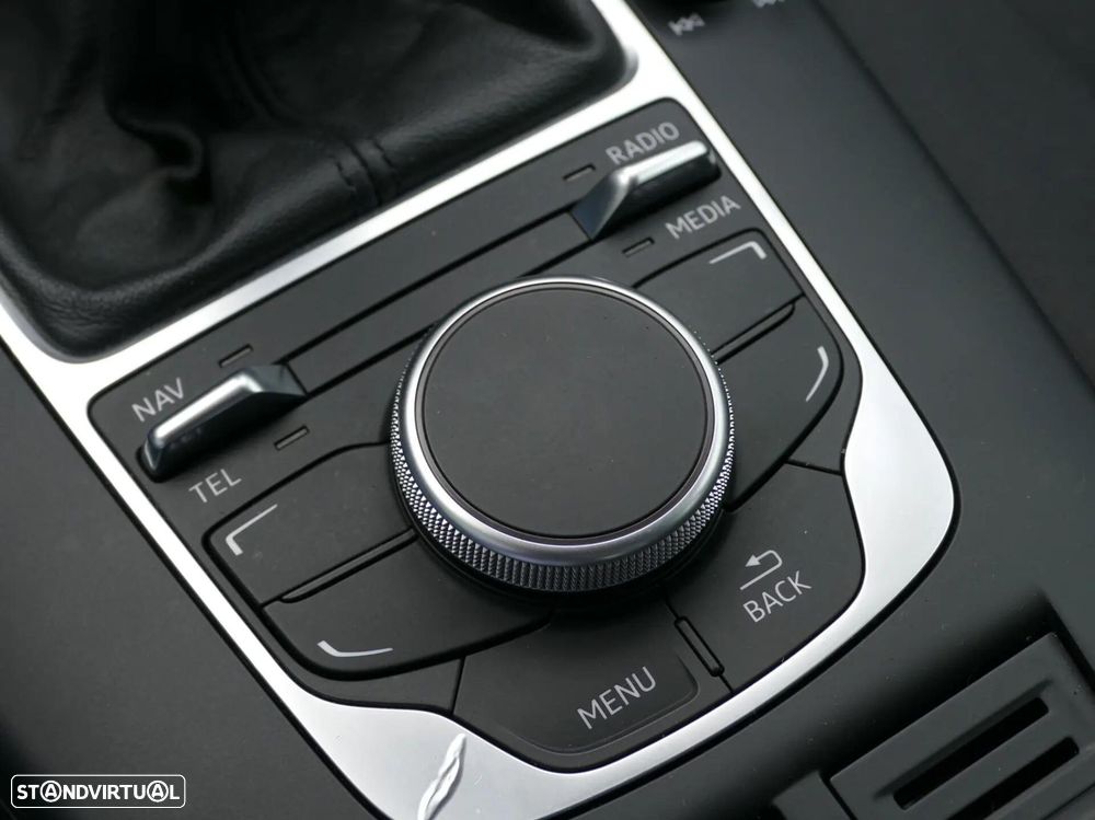 Audi A3 Sportback 2.0 TDI Advance - 23