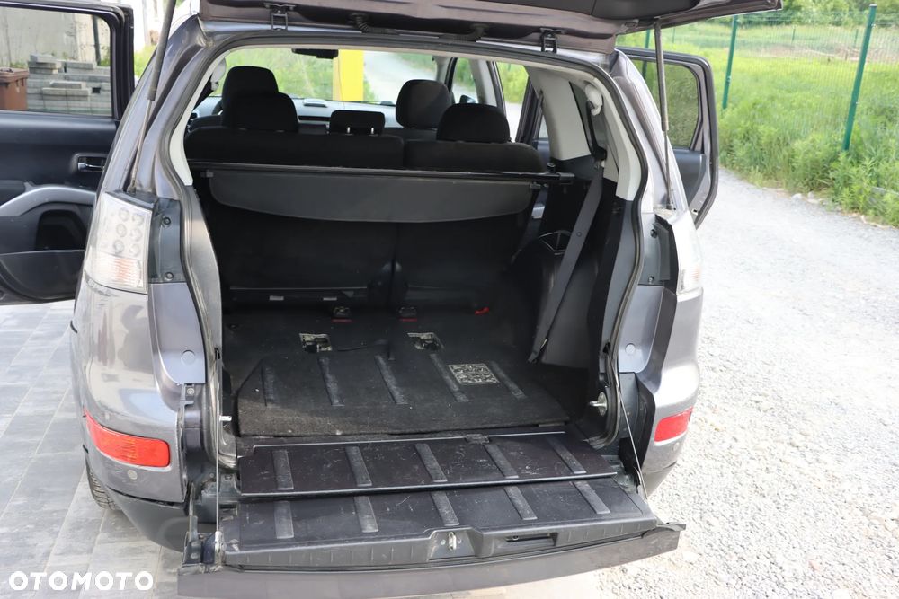 Mitsubishi Outlander 2.0 DID Instyle - 25