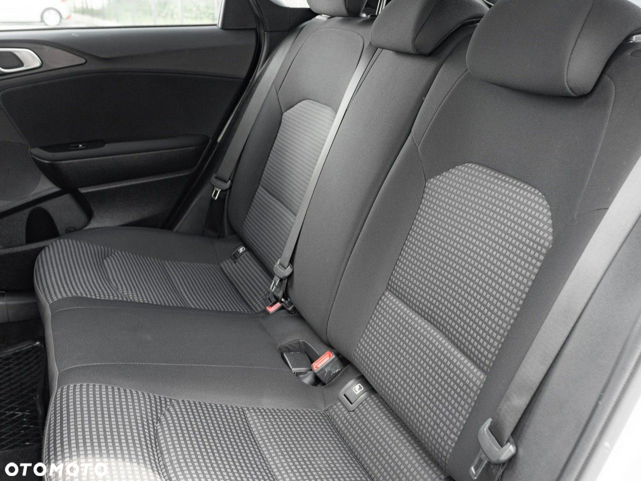 Kia Ceed 1.6 CRDi SCR S - 25