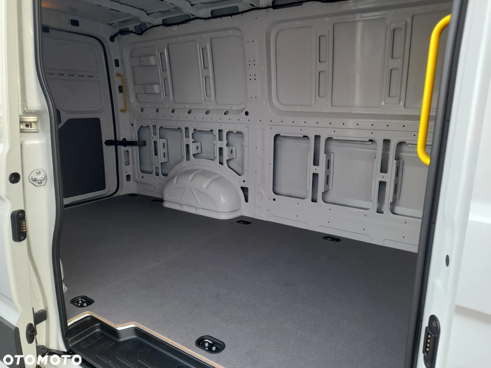 Volkswagen Crafter - 12