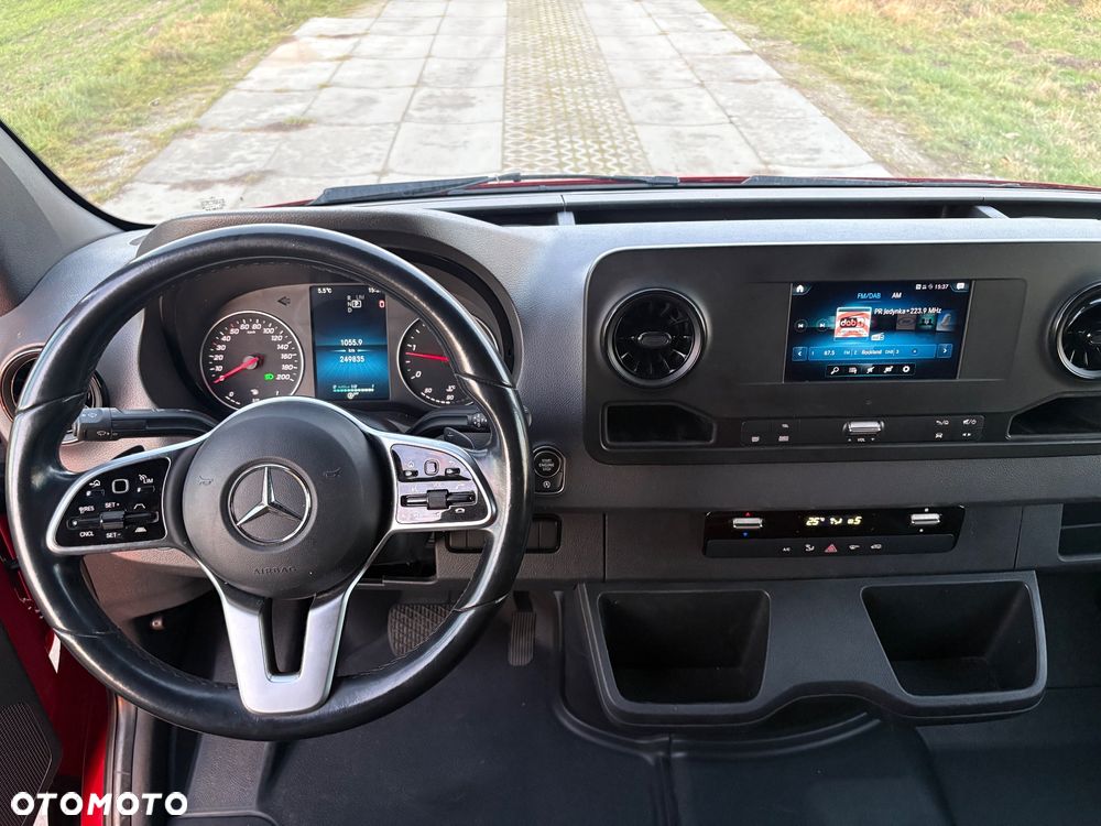 Mercedes-Benz Sprinter - 21