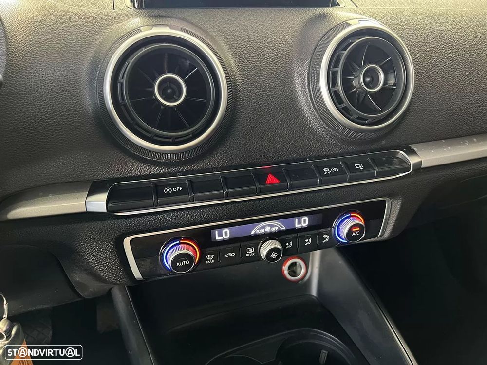 Audi A3 Sportback 1.6 TDI Attraction Ultra - 12