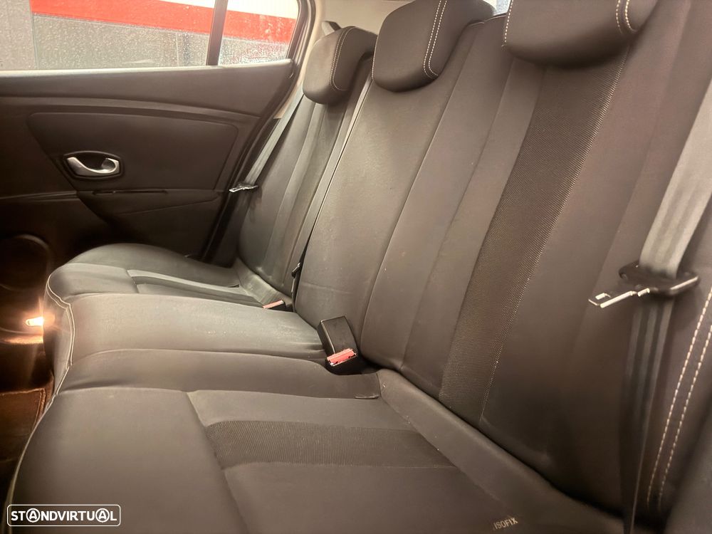 Renault Mégane 1.5 dCi Dynamique - 6