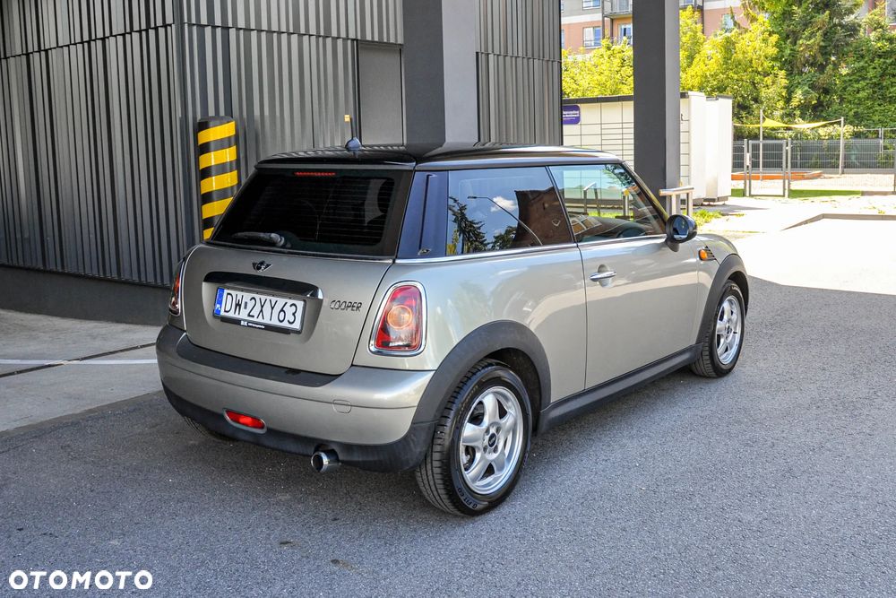 MINI Cooper Standard - 4