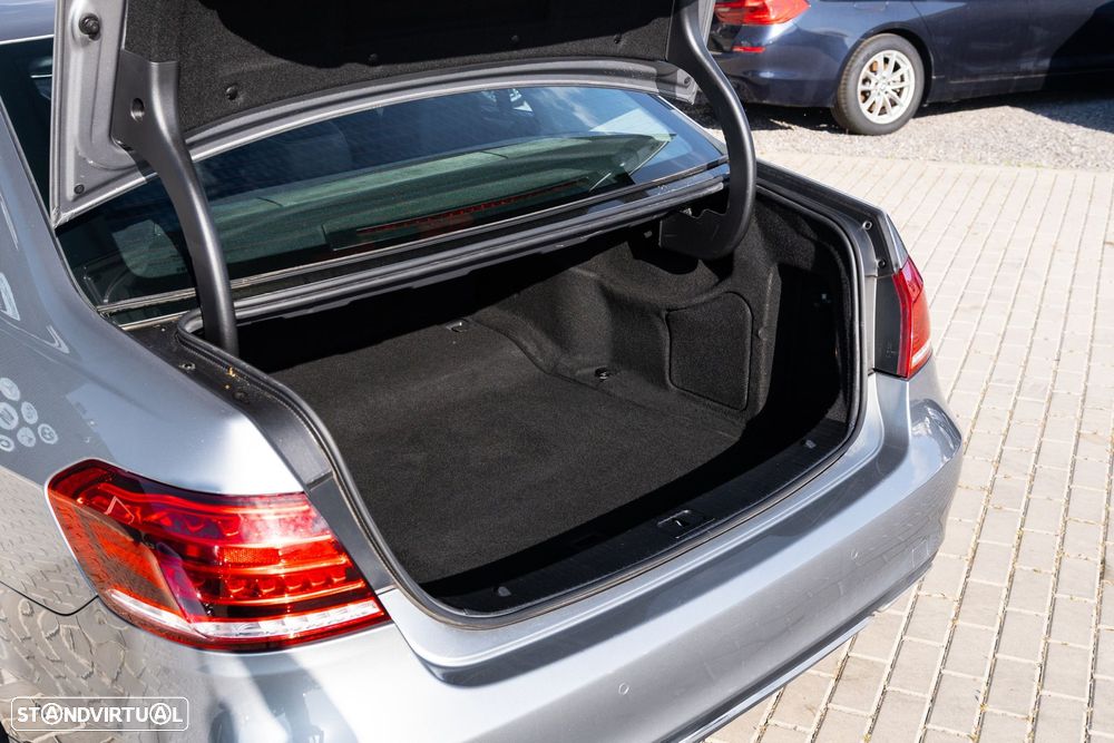 Mercedes-Benz E 300 - 11