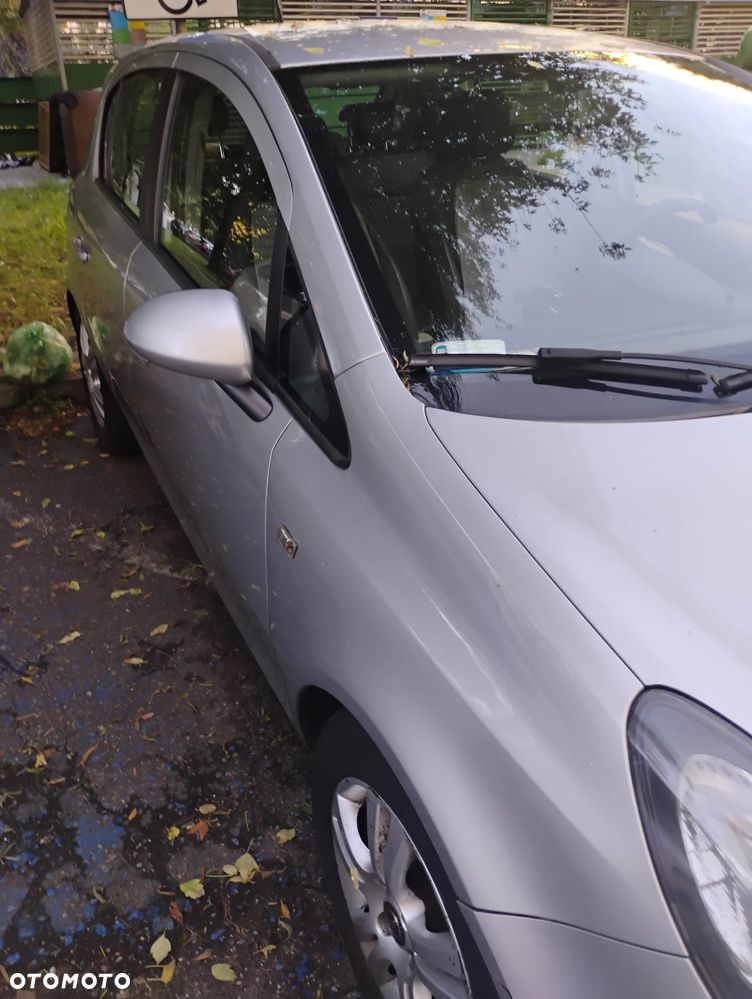 Opel Corsa 1.4 16V Cosmo - 2