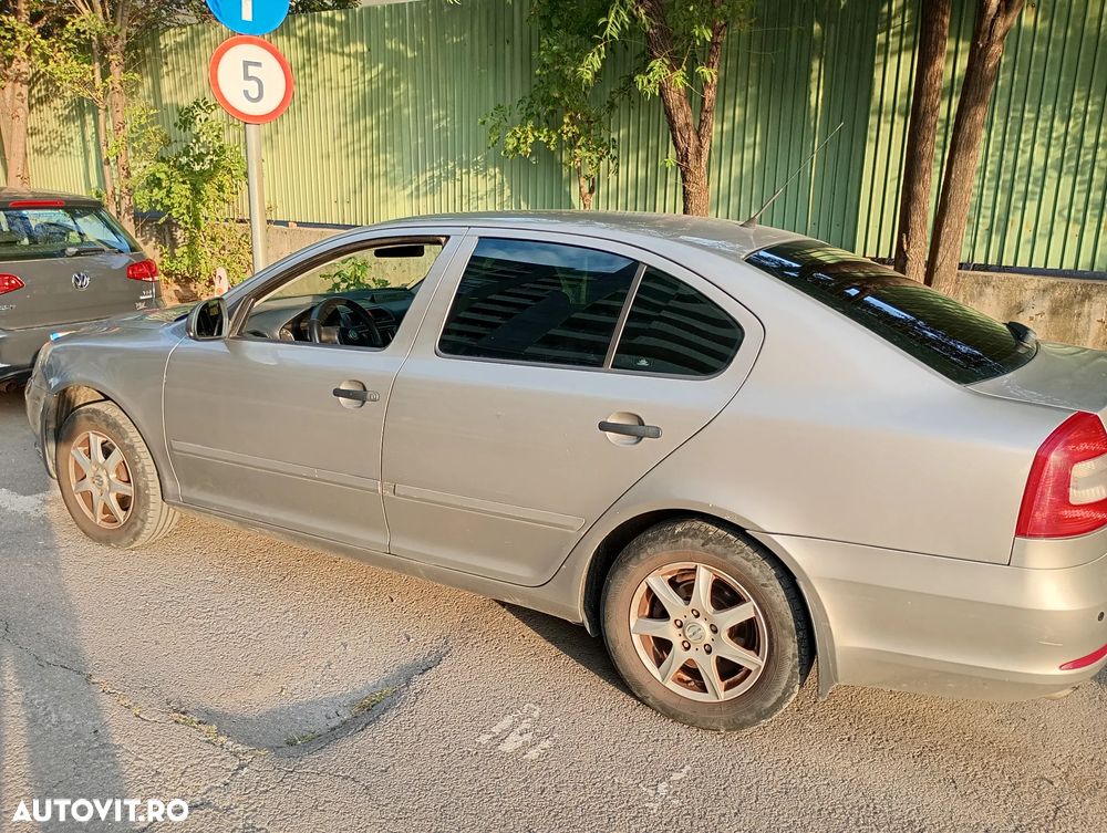 Skoda Octavia 1.6 MPI Ambiente - 4