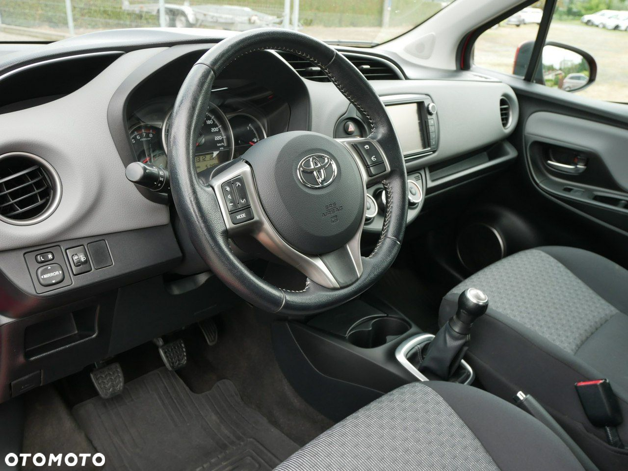 Toyota Yaris 1.0 Active EU6 - 13