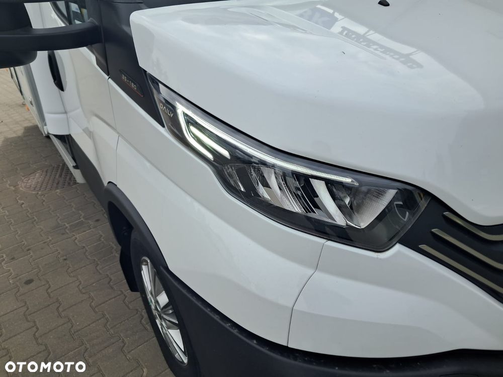 Iveco Daily 35S18 izoterma 8 EP z spojlerem i agregatem - 13