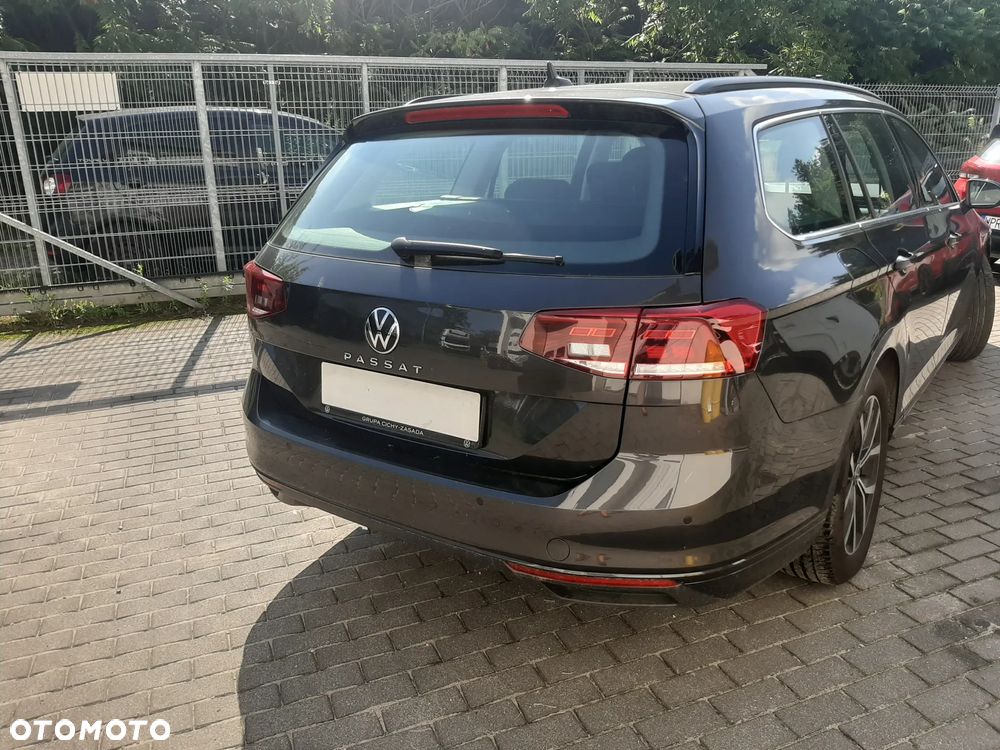 Volkswagen Passat 2.0 TDI EVO Business DSG - 28