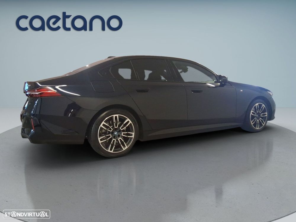 BMW 530 e Pack Desportivo M - 9