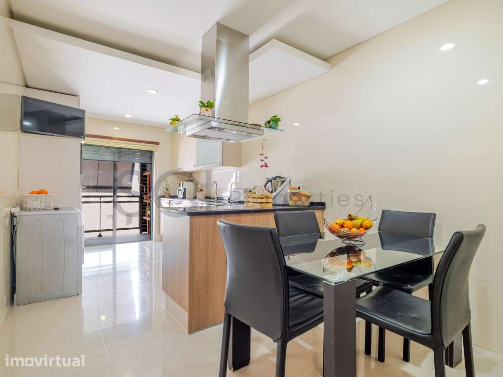 Apartamento T2 com arrecadação, excelentes áreas, Fernão Ferro - Grande imagem: 3/44