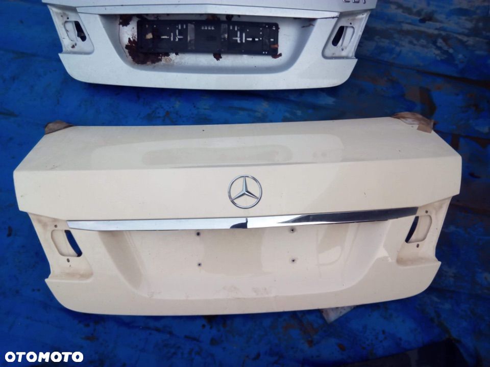 MERCEDES E 212 sedan klapa chrom kolory srebrna budyń szara - 7