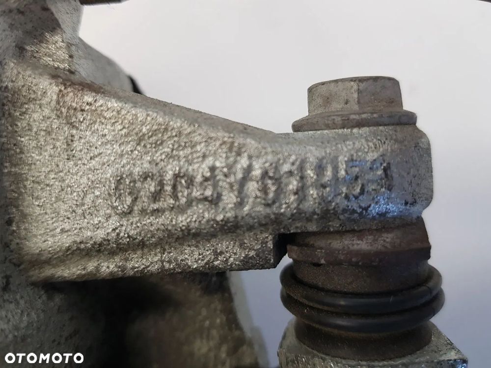 Zacisk hamulcowy jarzmo prawy przód OPEL CORSA D ADAM FIAT GRANDE PUNTO EVO PANDA 500 DOBLO FIORINO LINEA ALFA ROMEO MIT - 6