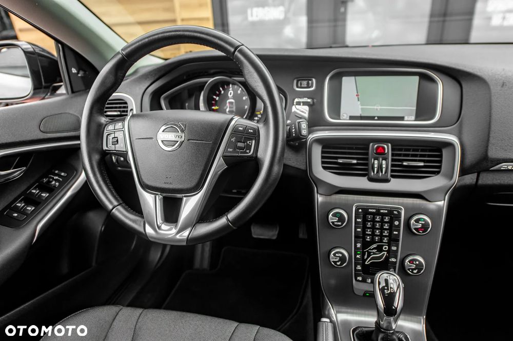Volvo V40 Cross Country T4 AWD Geartronic Momentum - 25