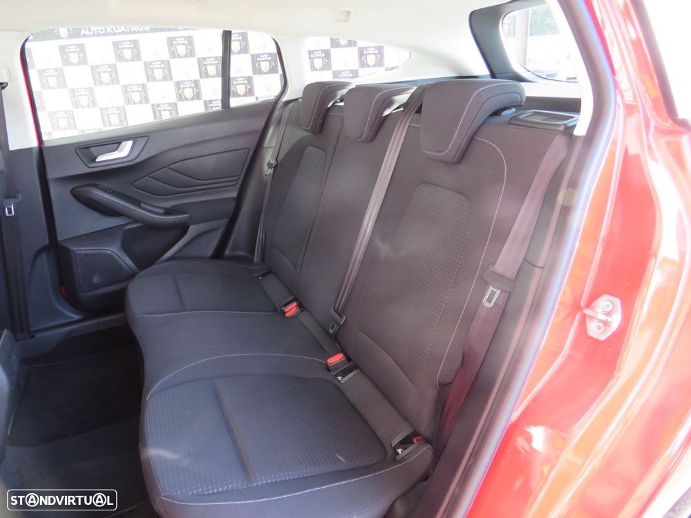 Ford Focus SW - 12