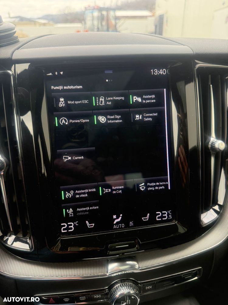 Volvo XC 60 D4 AWD Geartronic RDesign - 17