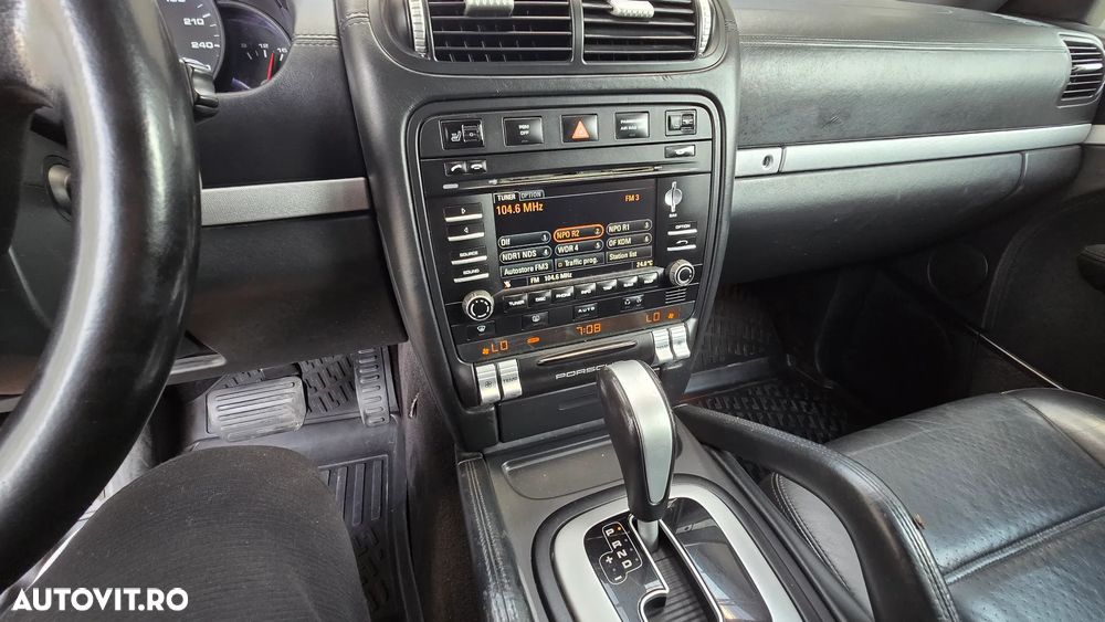 Porsche Cayenne - 14