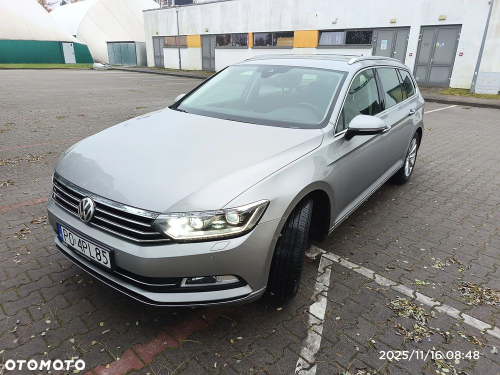 Volkswagen Passat - 1