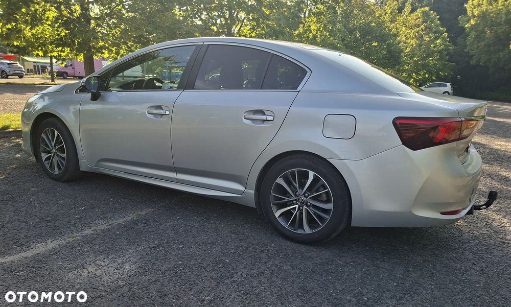 Toyota Avensis 1.8 Prestige MS - 3