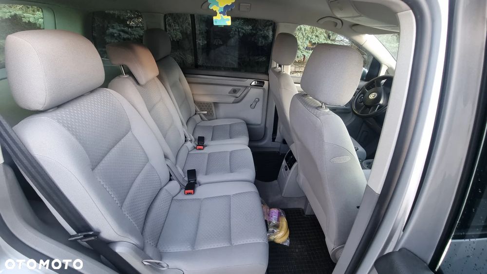 Volkswagen Touran 1.6 FSI - 12