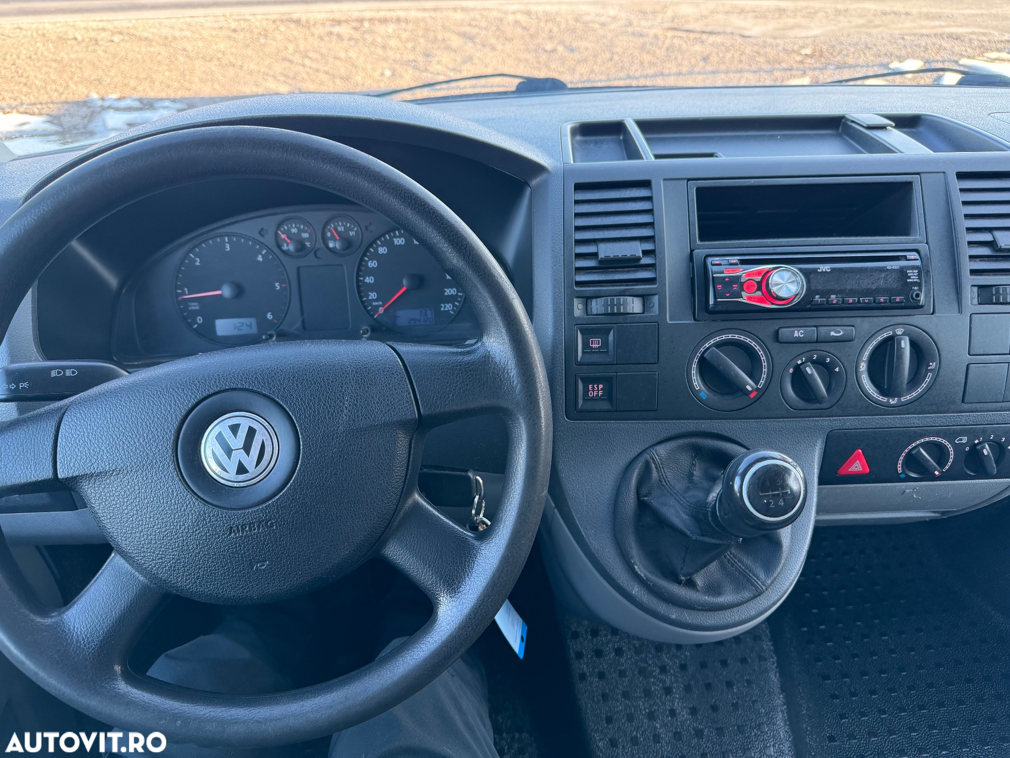Volkswagen Caravelle - 21