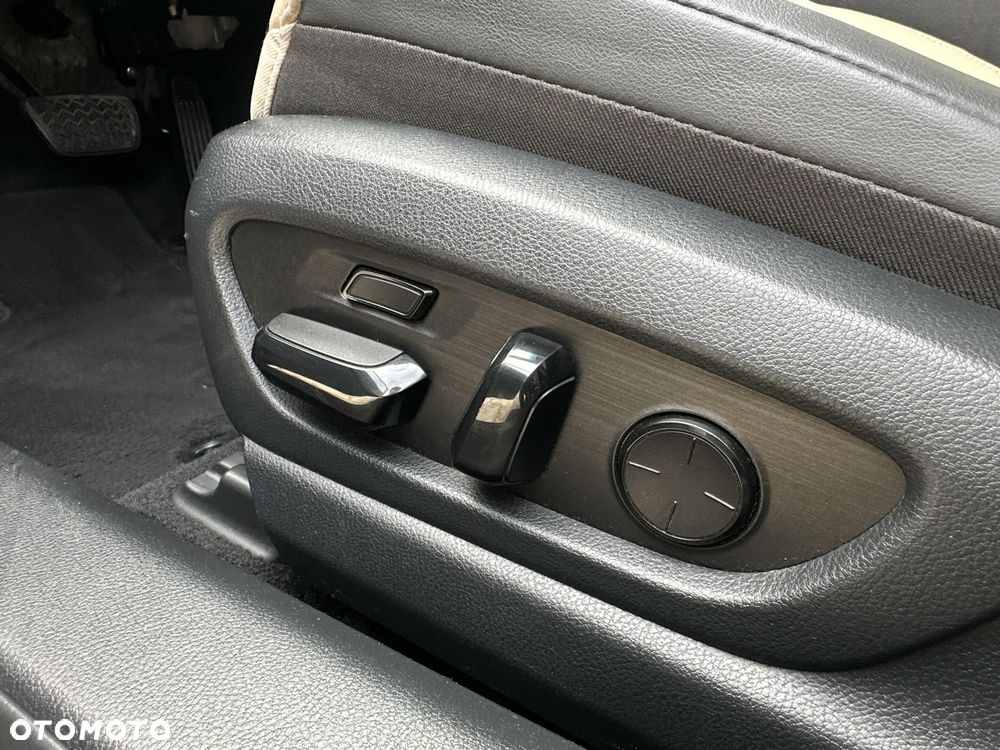 Lexus ES 300h Prestige - 18