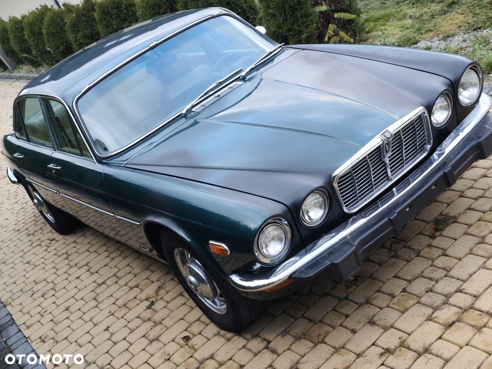 Jaguar XJ - 16
