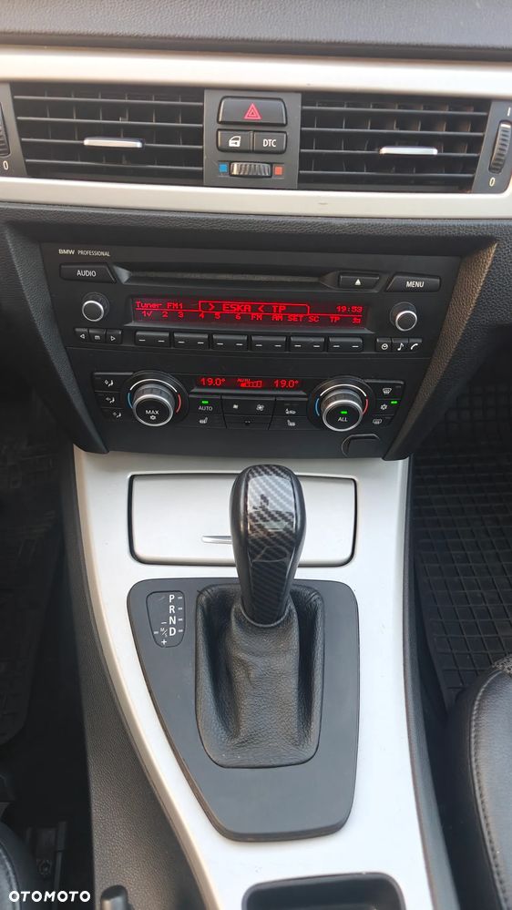 BMW Seria 3 318i Edition Sport - 30