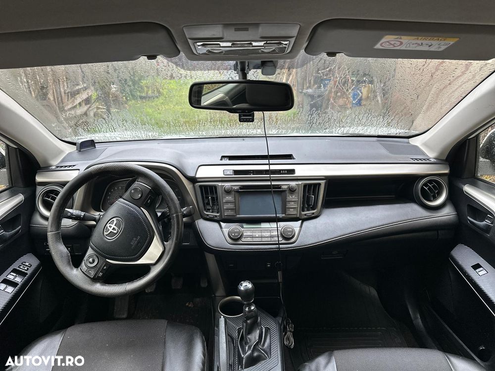 Toyota RAV4 2.0 D-4D 4x4 Executive - 8