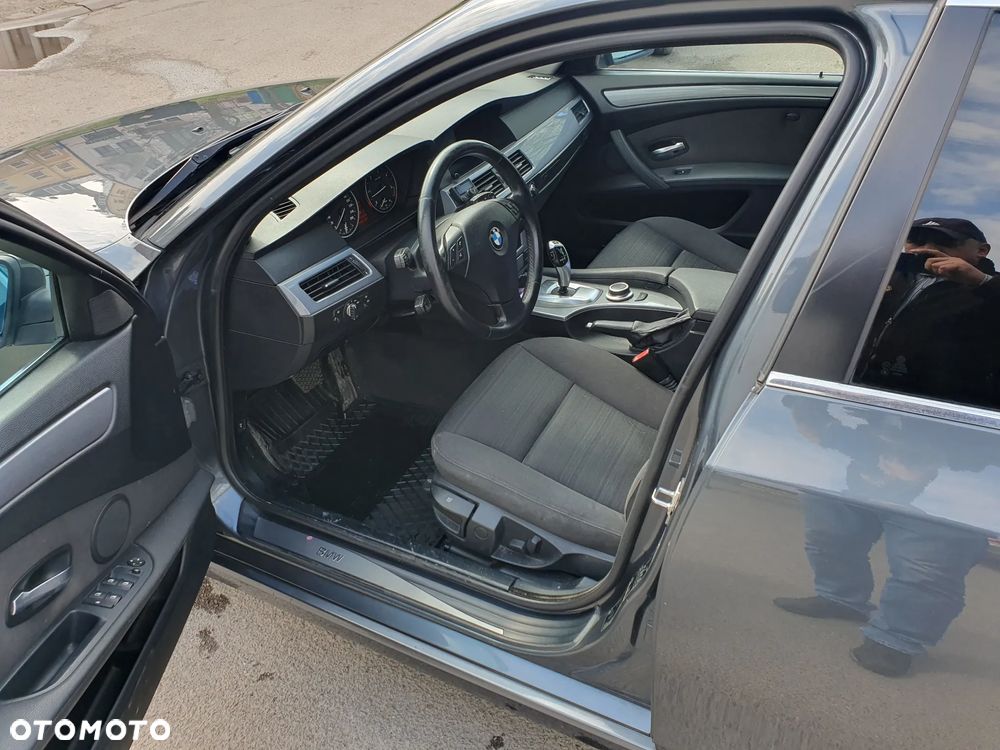 BMW Seria 5 525d - 10