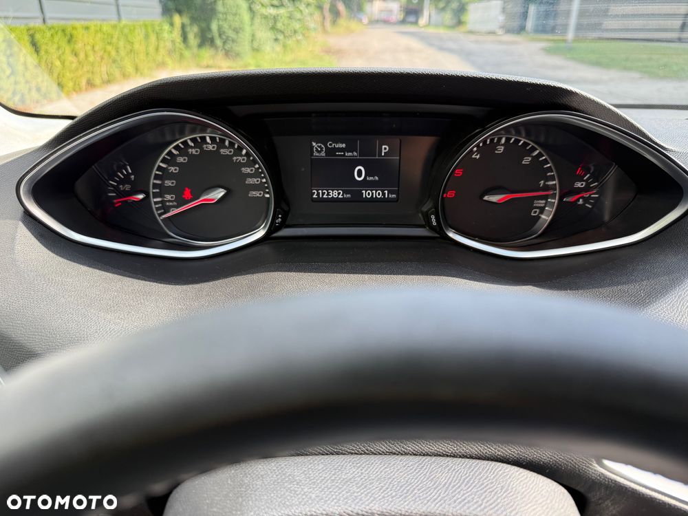 Peugeot 308 BlueHDi 120 EAT6 Stop & Start Active Business-Paket - 16