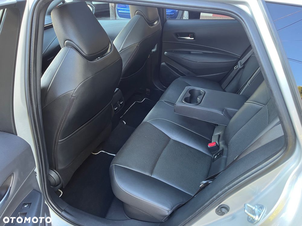 Toyota Corolla 2.0 Hybrid Executive - 16