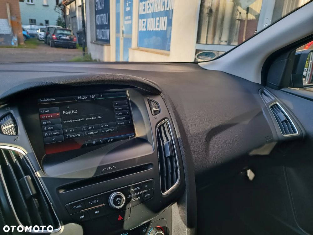 Ford Focus 1.5 EcoBoost Start-Stopp-System TITANIUM - 19