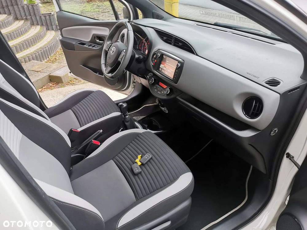 Toyota Yaris 1.33 Premium - 10
