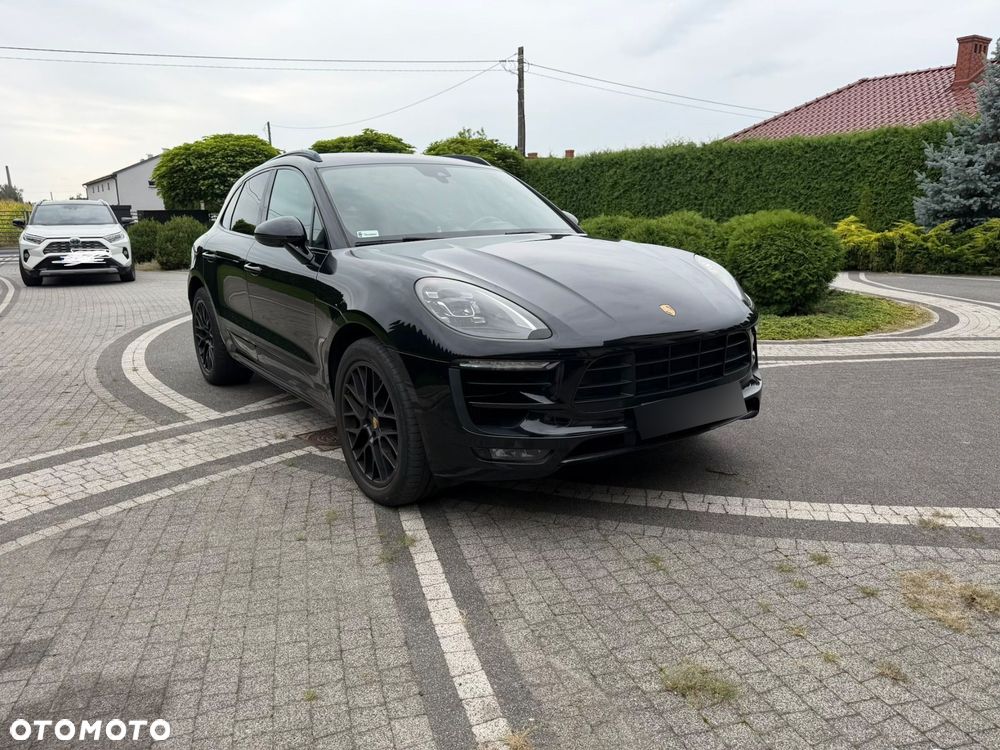 Porsche Macan - 1