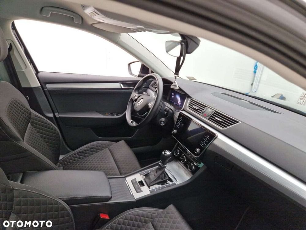Skoda Superb 1.5 TSI ACT DSG Active - 6