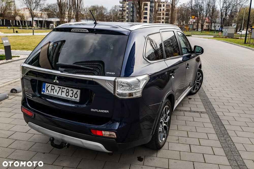 Mitsubishi Outlander 2.0 Instyle Navi 4WD CVT - 9