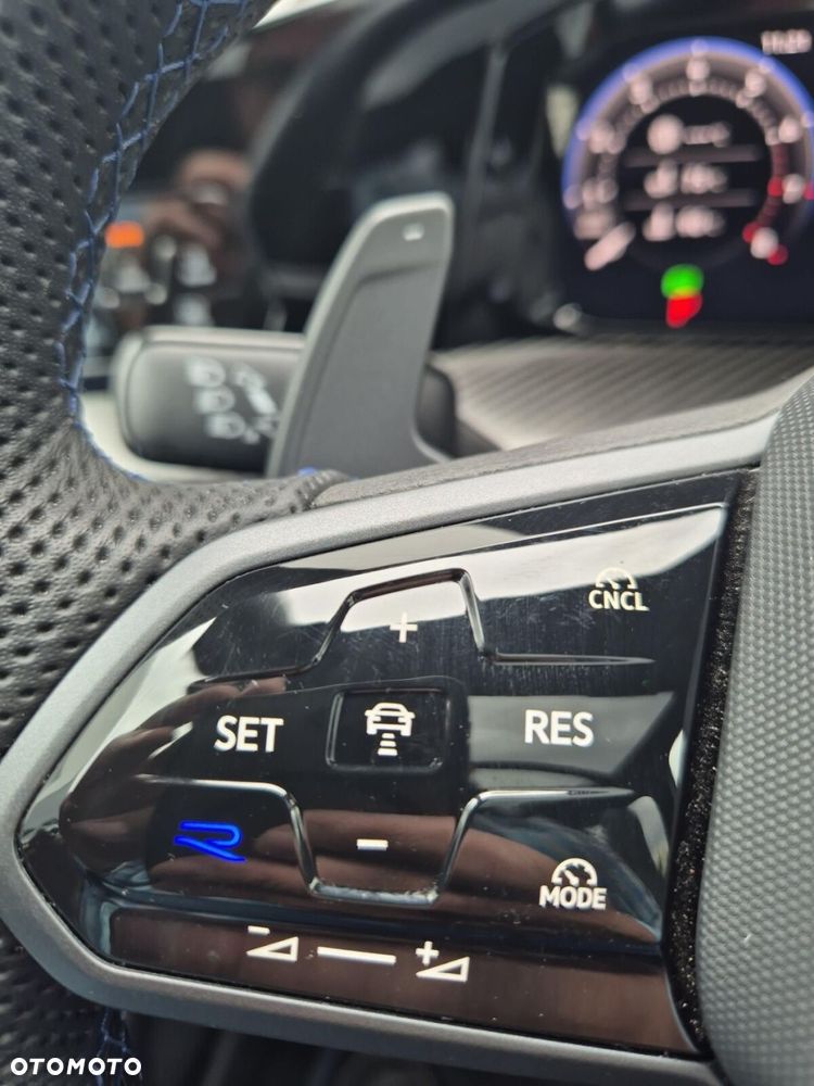 Volkswagen Golf Variant 2.0 TSI 4Motion R - 25