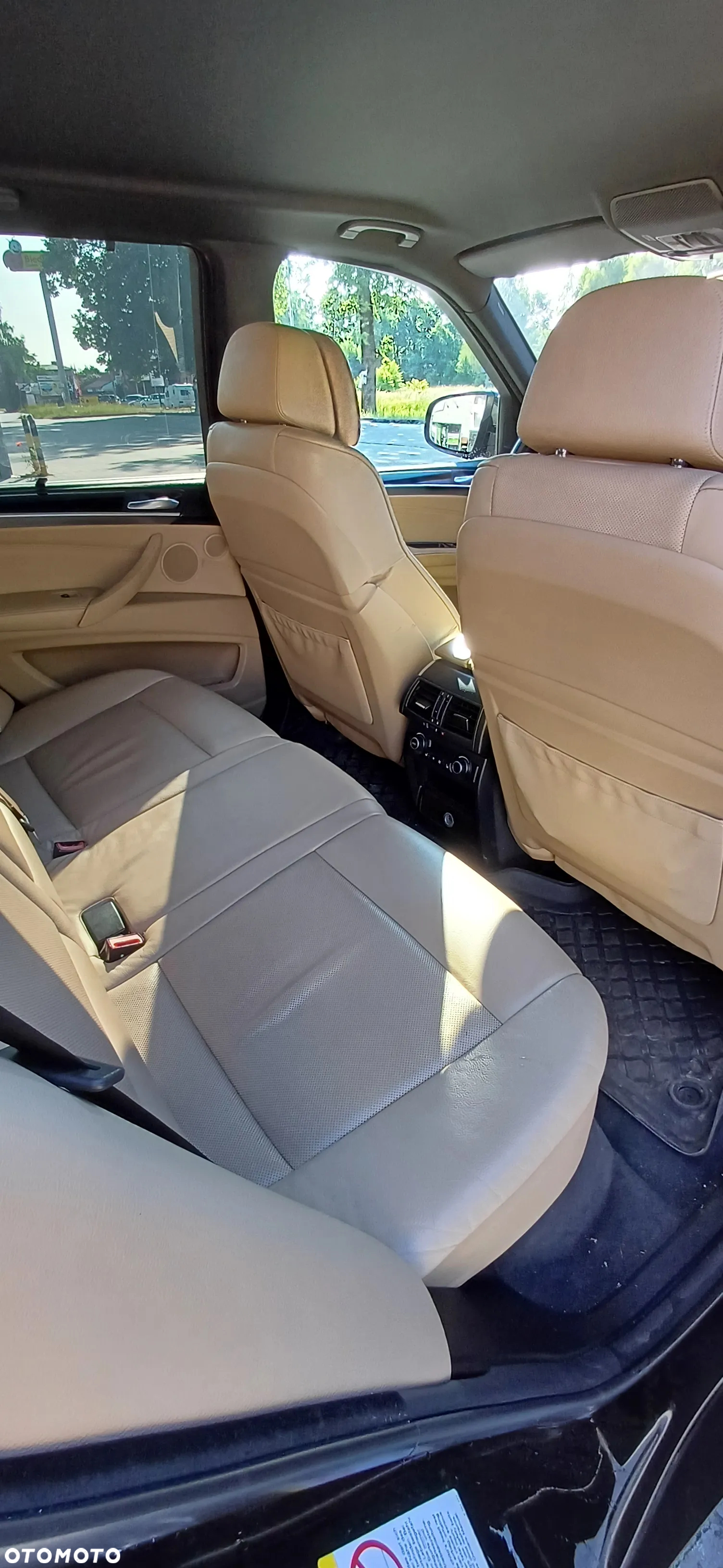 BMW X5 4.8i xDrive - 9