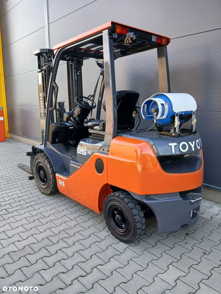 Toyota 02-8FGF25 - 5