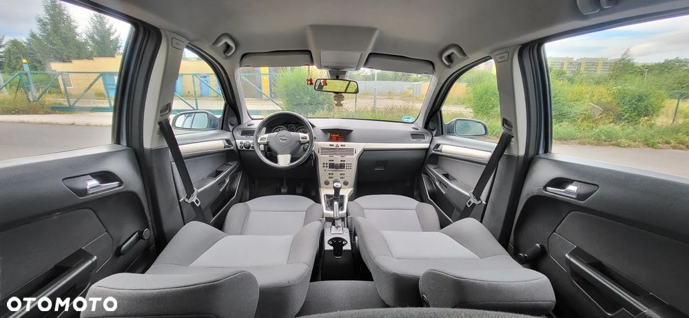 Opel Astra 1.6 Easytronic Sport - 19