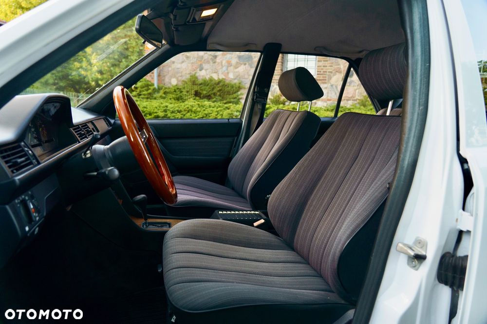 Mercedes-Benz W124 (1984-1993) - 22
