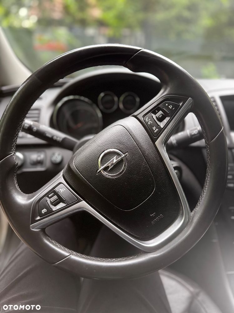 Opel Insignia 2.0 T Cosmo - 4