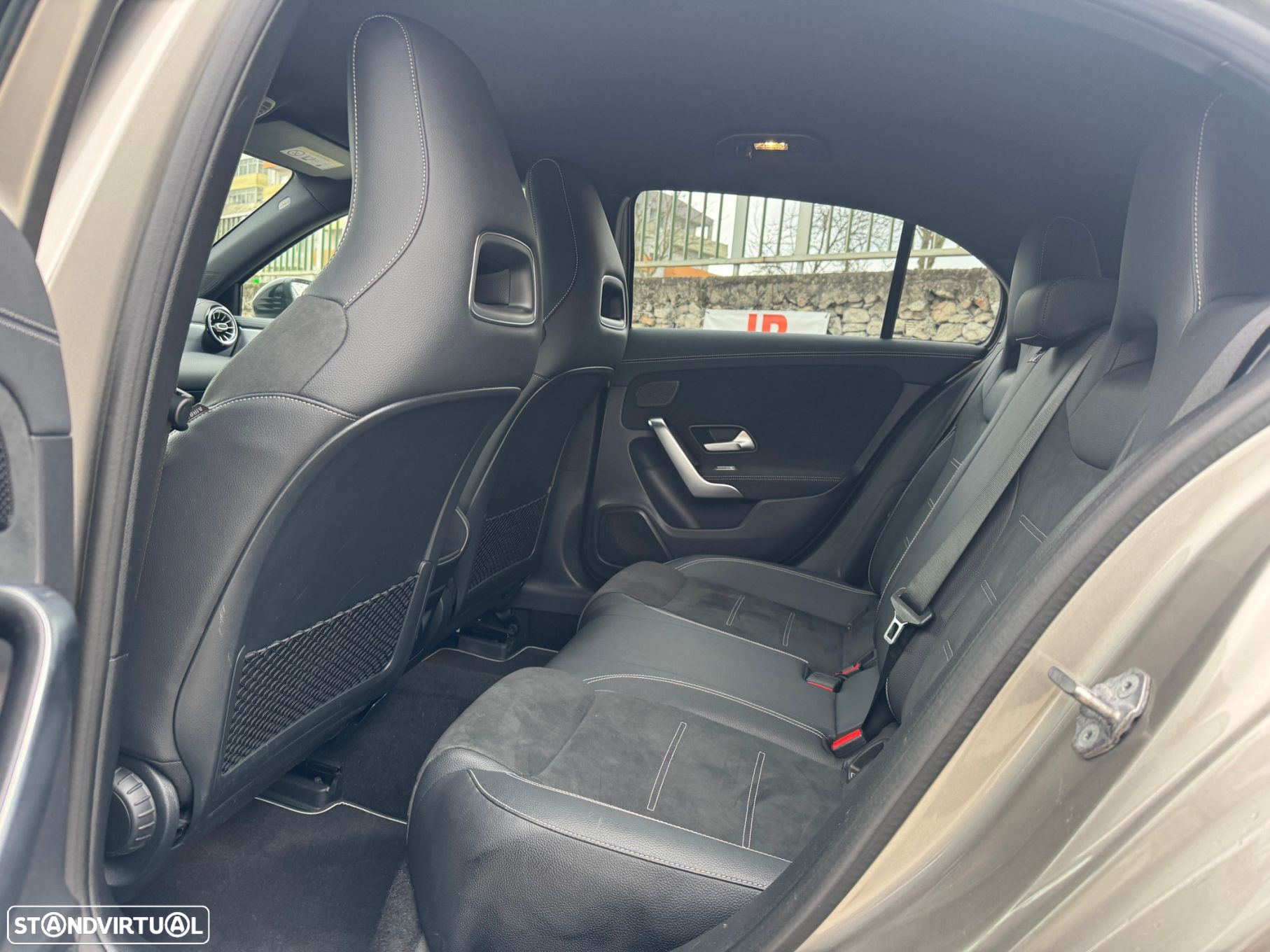 Mercedes-Benz A 250 e AMG Line - 14